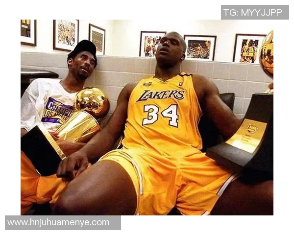 上将与奥尼尔的全面数据对比分析揭示篮球场上的不同风格与实力差异