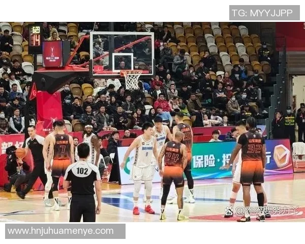 CBA精彩对决广东队与北京队比赛瞬间回顾与精彩图片分享